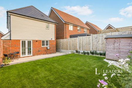 3 bedroom detached to rent Seladine Gardens, Coxheath - Photo 2