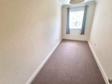 3 bedroom flat to rent - Photo 5