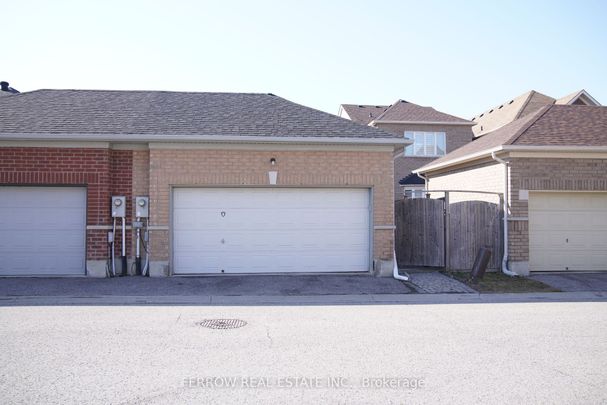 Detached Home For Lease | N8147276 - Photo 1