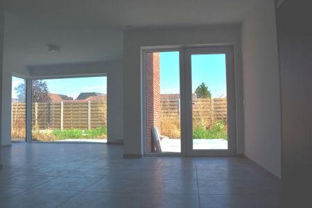 Ruime, energiezuinige woning met 3 slaapkamers in centrum Oostkamp - Photo 3