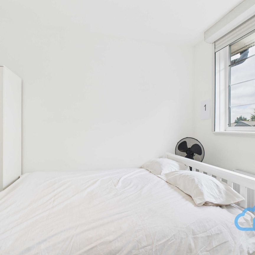 RM1 Woodstock Court | Lee | London | SE12 9HT - Photo 1