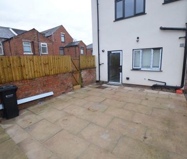 3 bedroom terraced house to rent - Photo 4