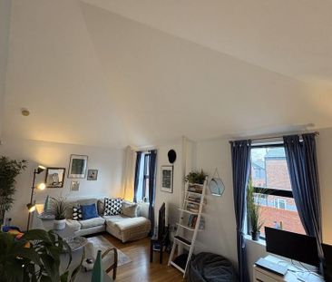 2 bedroom property to rent - Photo 1