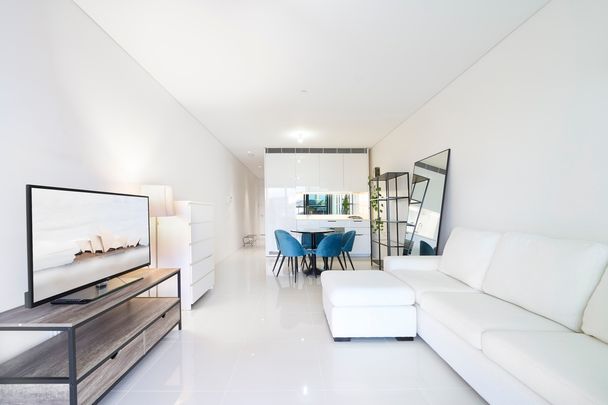 Level 11 | Fridge & Washer | Pool & Gym - Photo 1