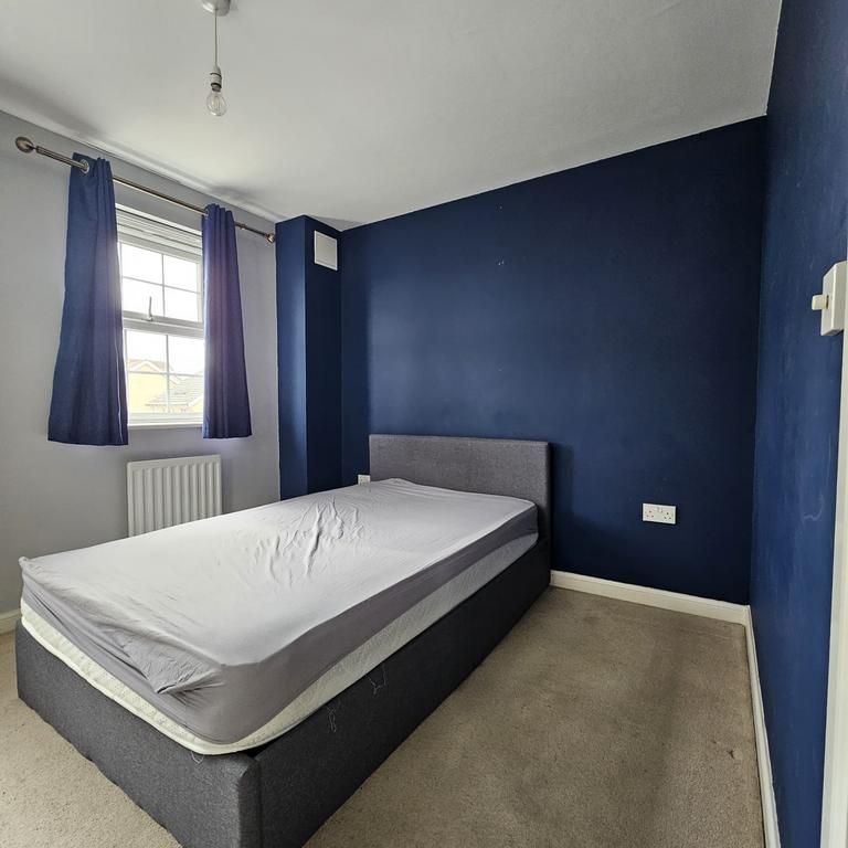 1 bedroom in a house share to rent - Photo 1