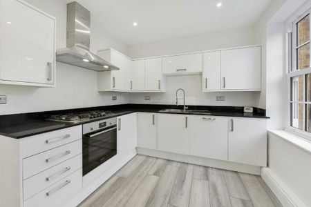 3 bedroom flat to rent - Photo 4