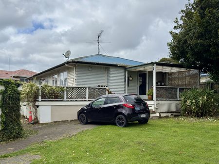 42 Bowater Place, Manurewa, Auckland - Photo 2