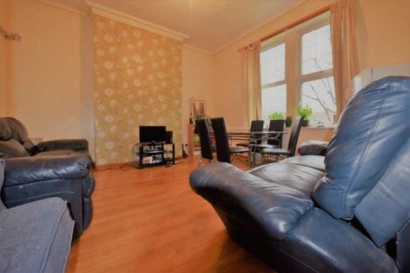 6 Bed - 6 Holly Bank, Headingley, Ls6 - Photo 1