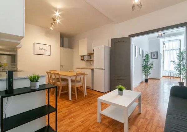 Ronda de la Universitat, Barcelona, Catalonia 08007