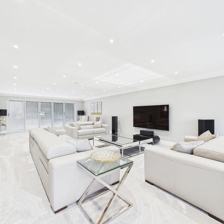 5 bedroom detached house to rent - Photo 1