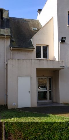 Location Appartement 6 pièces 121 m² Bourges - Photo 1