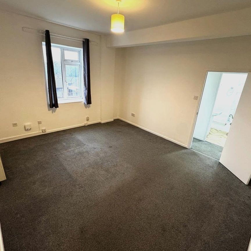 Flat 8 Chartwell Grange, Halesowen Road, Cradley Heath - Photo 1