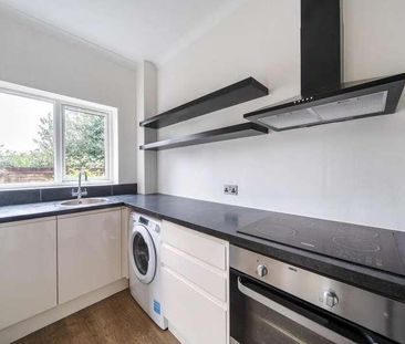 Sunbury, Surrey, TW16 - Photo 3