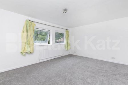 2 bedroom 2 bathroom maisonette with garden located close to Highgate station - Photo 3