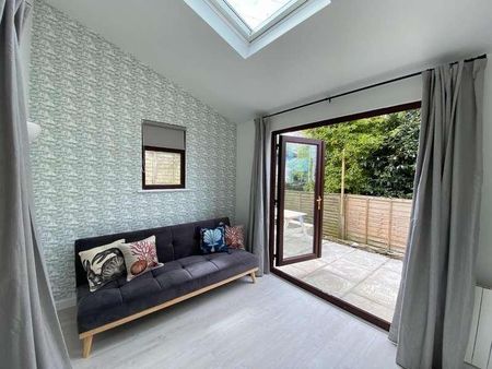 Windsor Terrace, Falmouth, TR11 - Photo 2