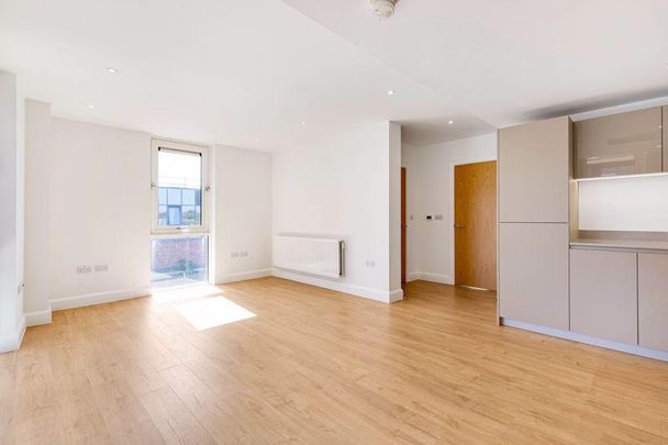 3 bedroom apartment to rent - Photo 1