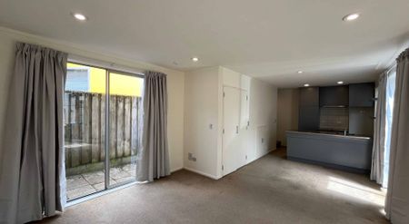 Terrace Home in Prime Location, St Lukes! - Photo 3