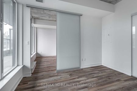 Riverside Square Lofts 15-45 , #923 - Photo 3