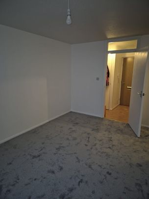 1 Bed Flat, Howard Road, SE25 - Photo 1