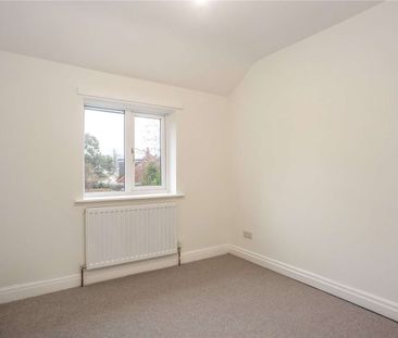 A stylish, recently renovated four bedroom house with home office i... - Photo 4