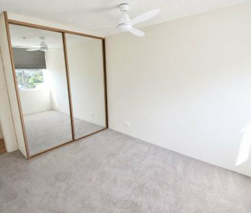 NEWLY RENOVATED ONE BEDROOM APARTMENT - Photo 2