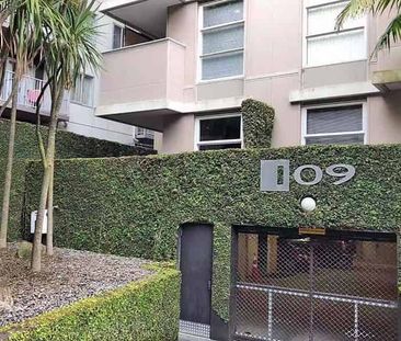 Heart of the City - 1 Bedroom fully furnished APT - Photo 5