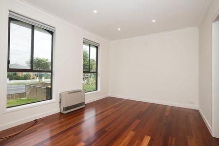 2/336 Gaffney Street, Pascoe Vale VIC 3044 - Photo 4