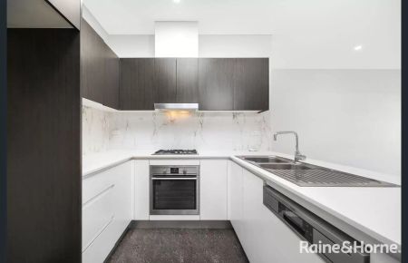 Apartment with 2 bedrooms, 2 bathrooms & parking for 1 car - Photo 4