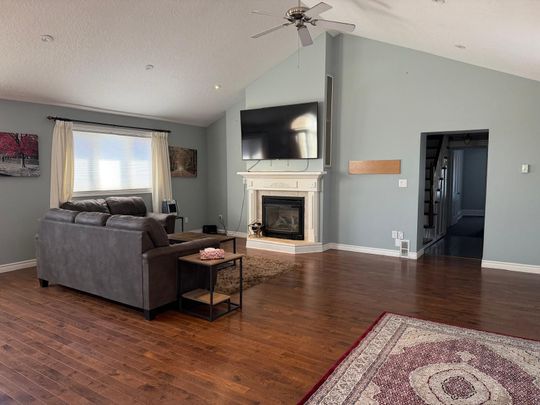 For Lease - 100 Essa Road Unit# Upper Level, Barrie, Ontario - Photo 1