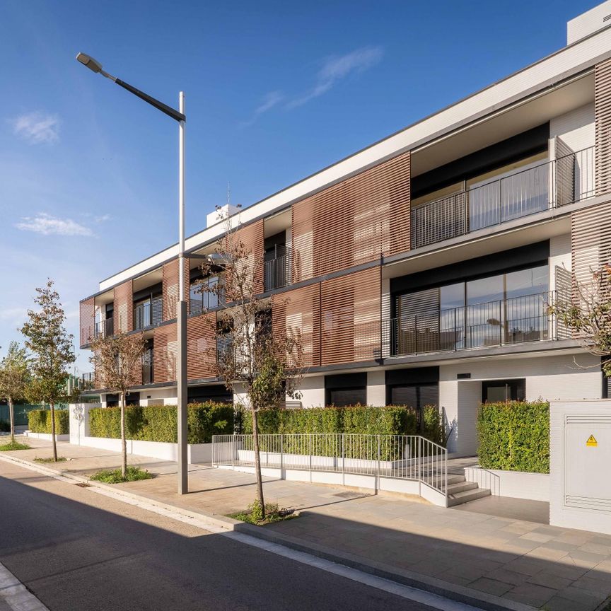 Piso de alquiler en Rda. Jean Monnet 230-238, Sabadell, 230-, Can Gambús - Photo 1