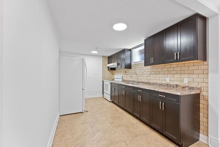 For Lease - 502 Westmount Avenue Unit# LOWER, Toronto, Ontario - Photo 4