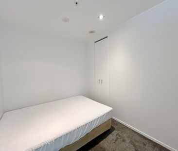 Two Bedrooms in Town - Photo 3