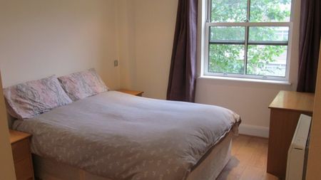 25 Bourne House - Photo 3