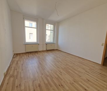 Großzügig geschnitten und mit Einbauküche - Leben in der Neustadt - - Foto 1