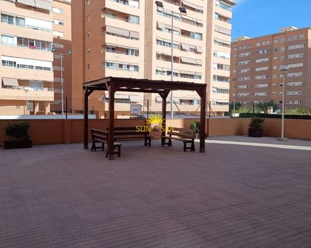 APARTMENT FOR RENT: 3 BEDROOMS AND 2 BATHROOMS IN URBANOVA - ALICANTE - Photo 4