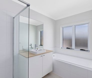 Brand new, beautifully designed family home - Photo 6