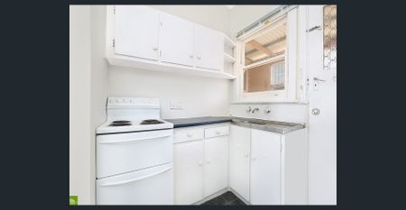 NEAT & TIDY 2 BEDROOM UNIT! - Photo 4