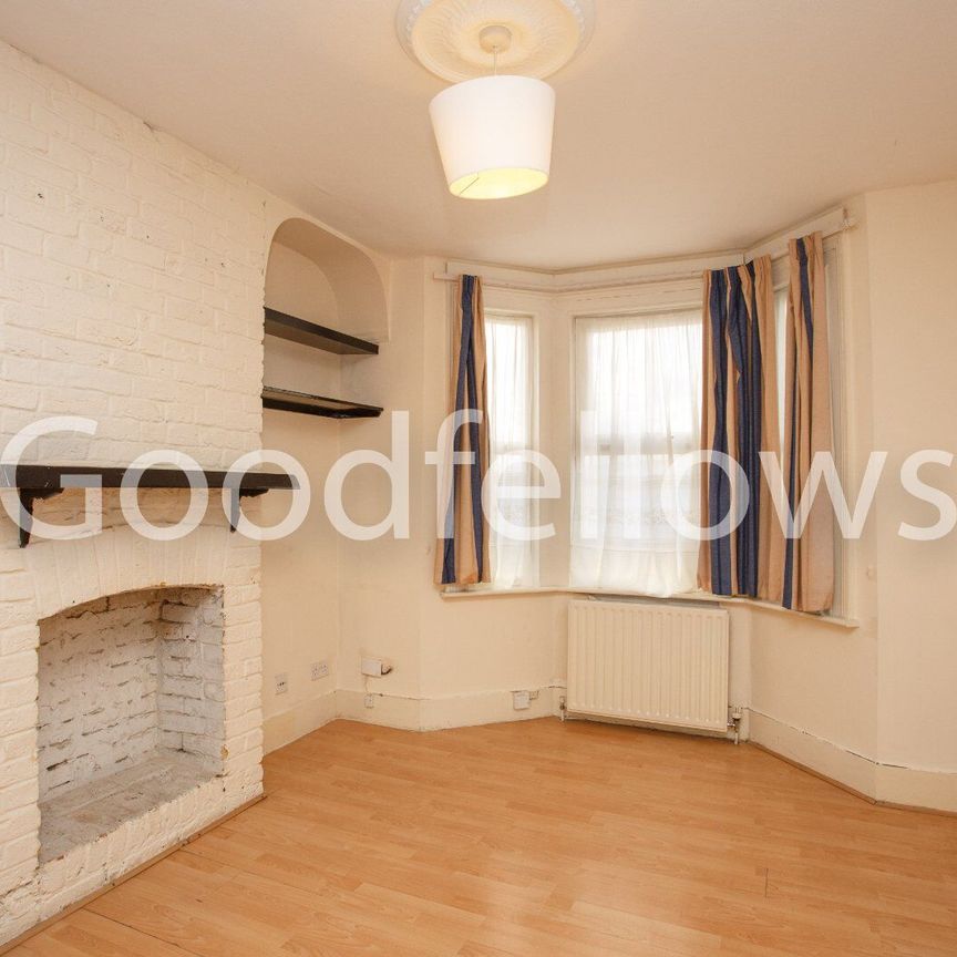 Crown Road, Morden, SM4 - Photo 1