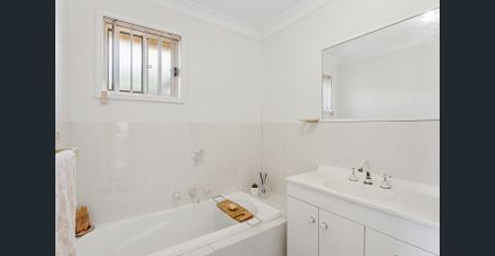 Low Maintenance Family Home - Photo 3