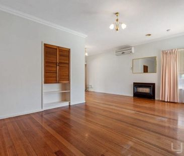 3 BEDROOM HOME CENTRAL LOCATION - Photo 2