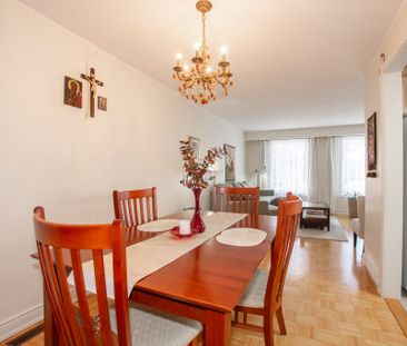 **BEAUTIFUL** 3 Bedroom Main Unit in St. Catharines!! - Photo 2