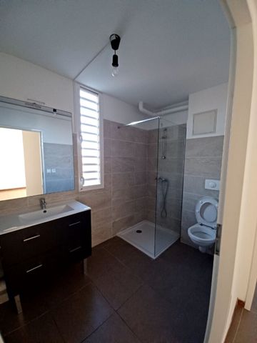 Location Appartement 69.2m² 3 pièces Fort de france - Photo 5