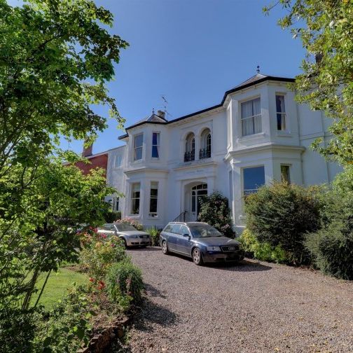 Warwick New Road, Leamington Spa - Photo 1