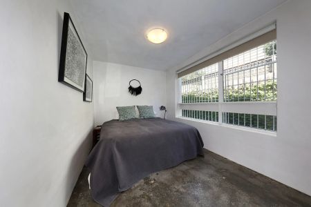 Super Stylish! - Photo 2