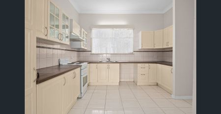 Walk to town - Photo 3