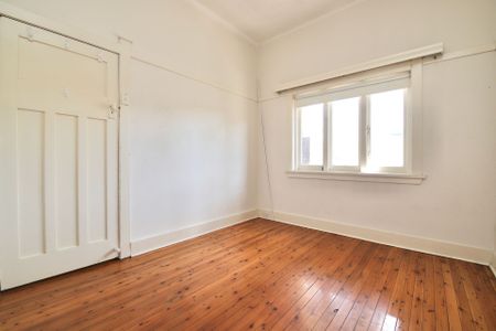 Three Bedroom Home - Photo 2