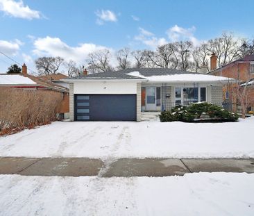 For Lease - 17 Baroness Crescent Unit# Upper, Toronto, Ontario - Photo 1