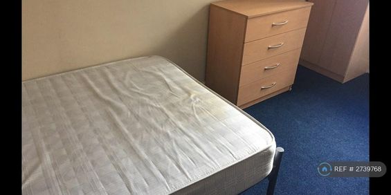 1 bedroom in a house share to rent - Photo 3