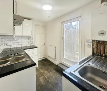 2 bedroom terraced house to rent - Photo 1