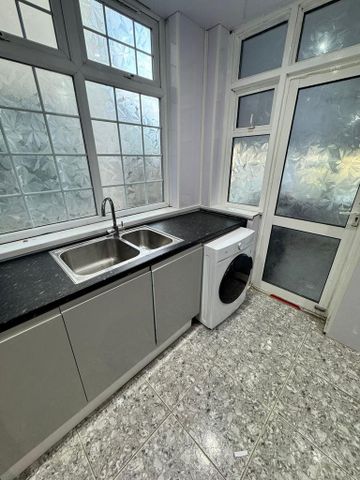 1 bedroom semi-detached house to rent - Photo 5